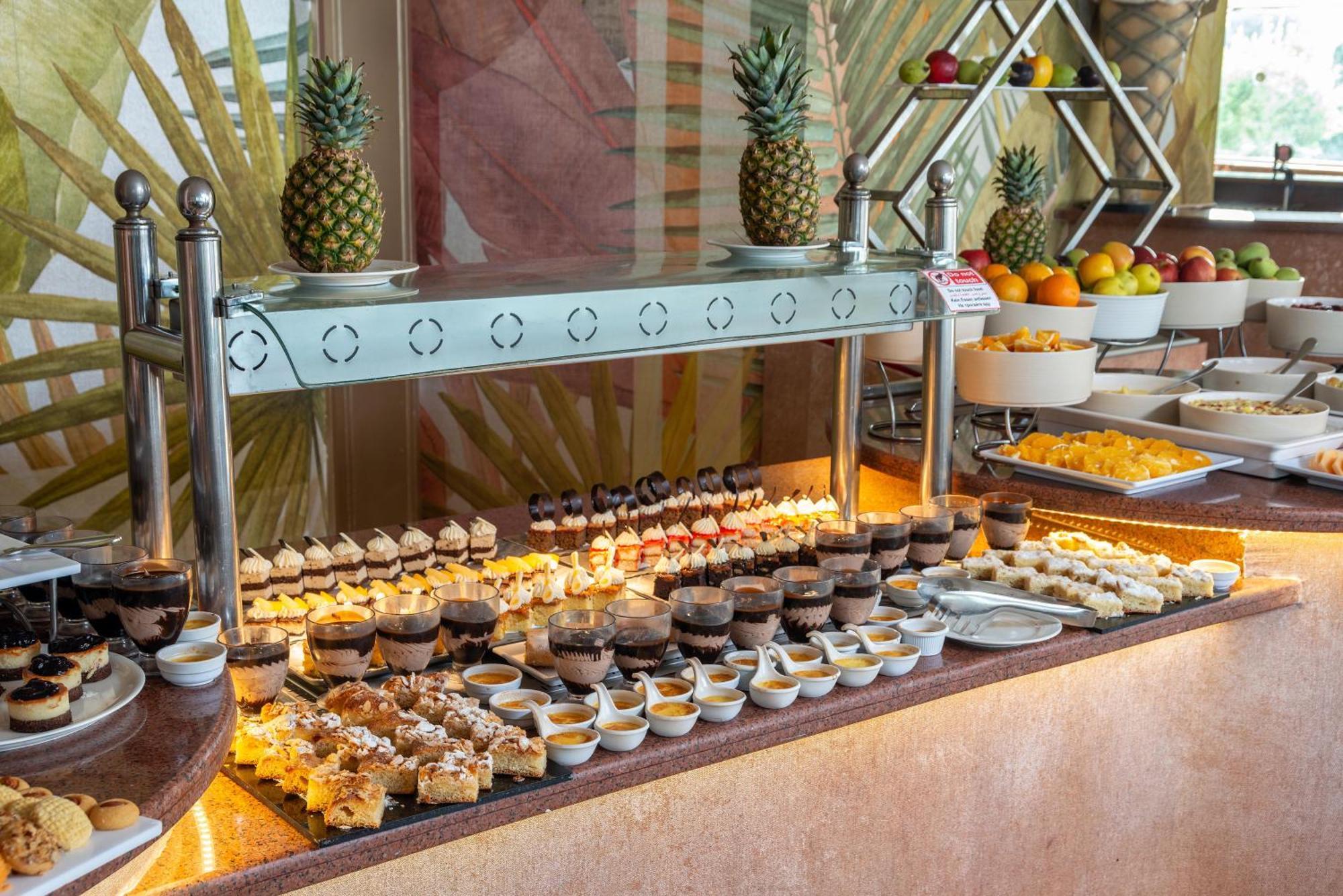Cleopatra Luxury Resort Makadi Bay Hurghada Exterior foto